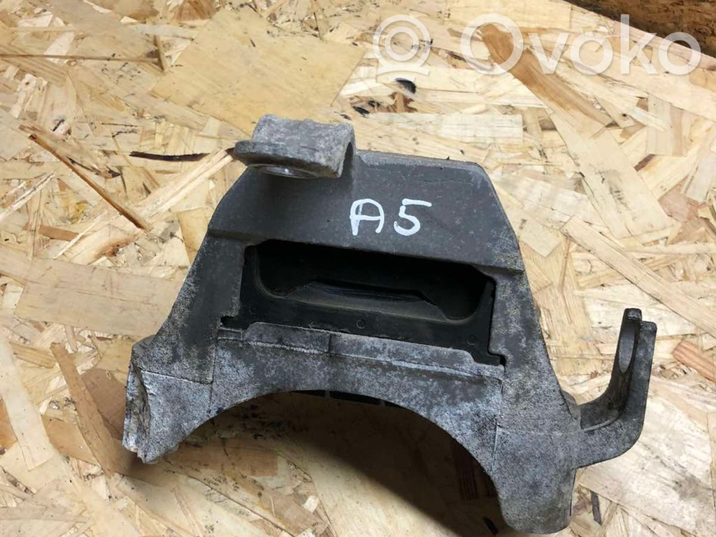 Opel Astra J Engine mount bracket 