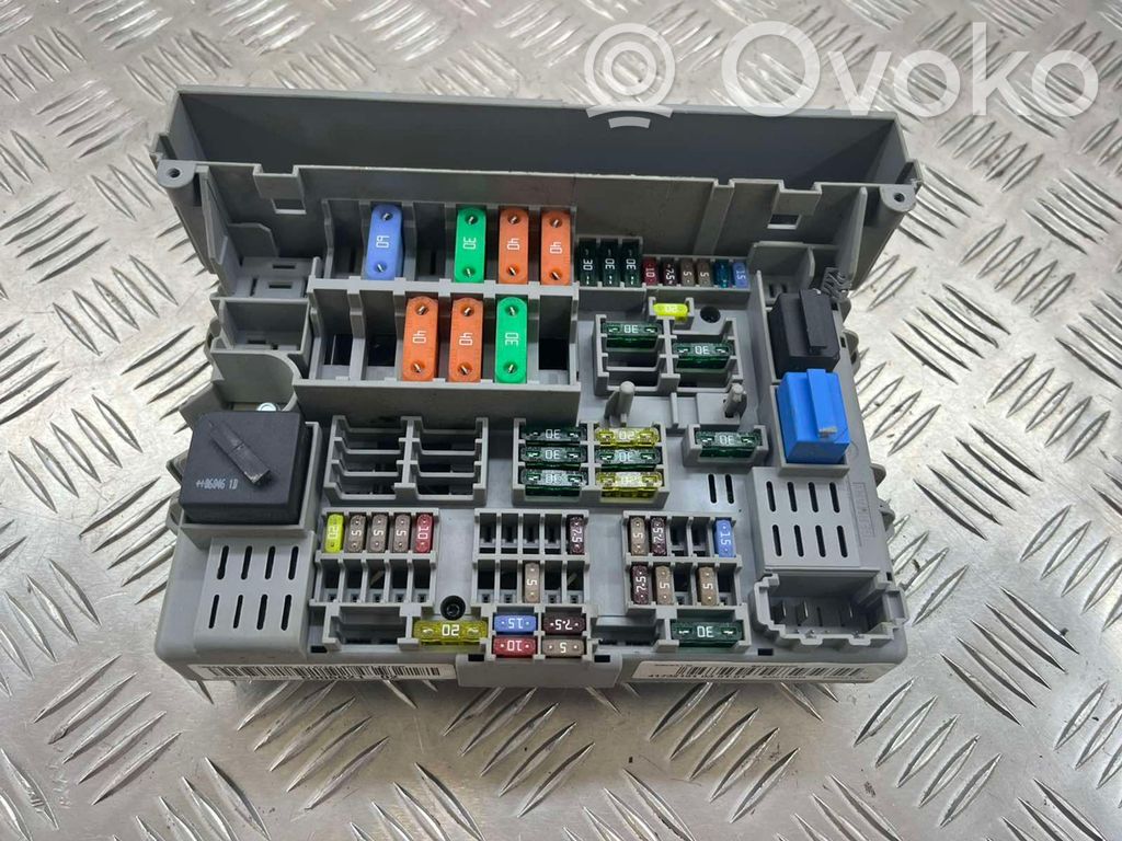BMW 3 E90 E91 Module de fusibles 
