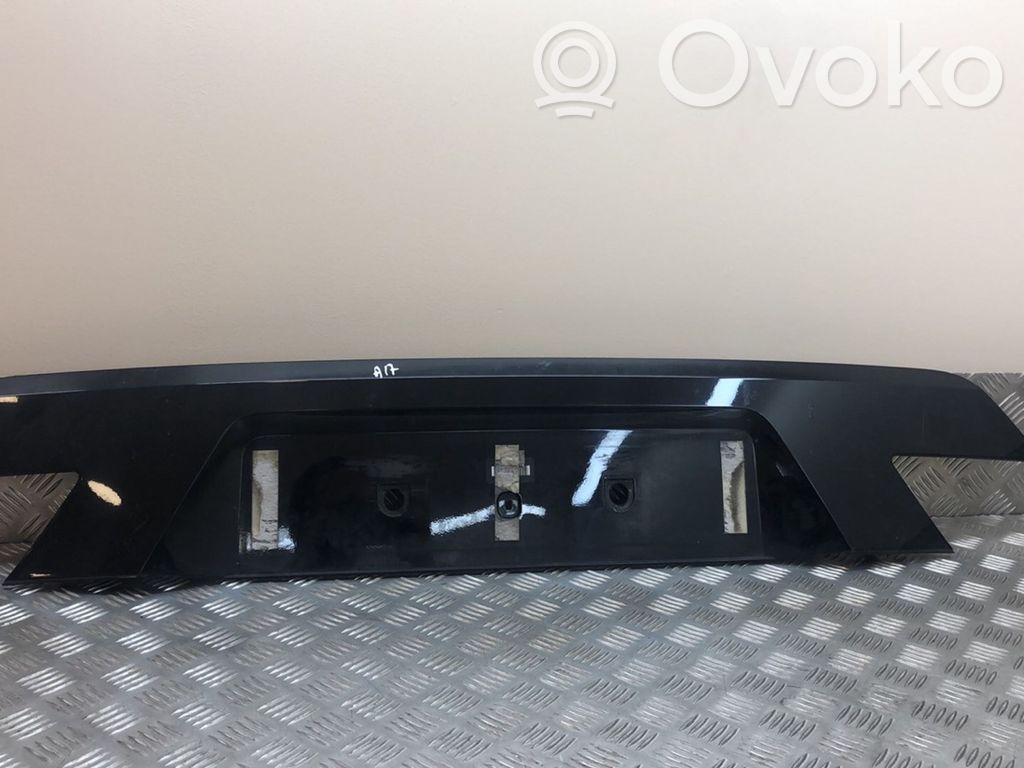 BMW 7 E65 E66 Tailgate trim 