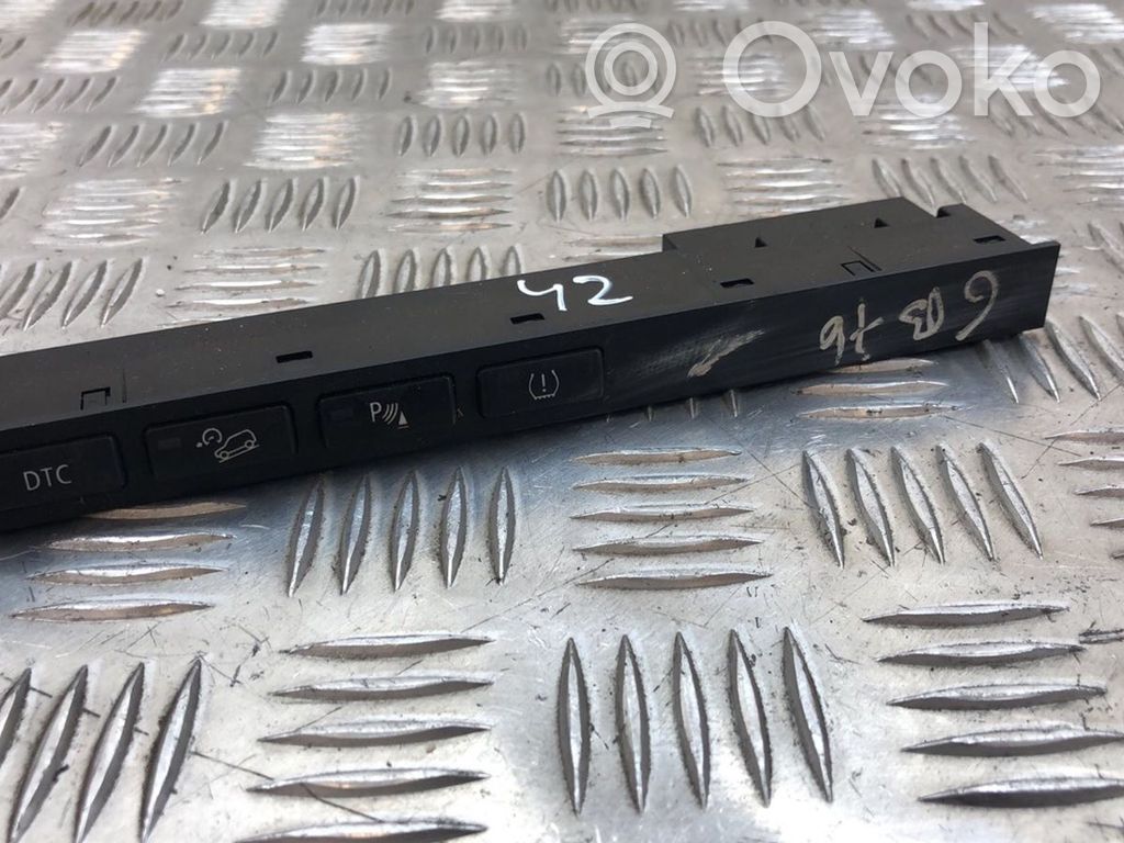 Parking (PDC) sensor switch   61313427955
