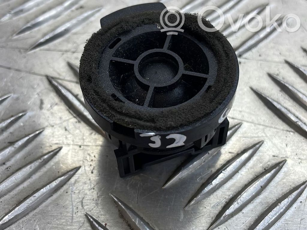 Toyota Corolla Verso AR10 Front door speaker 