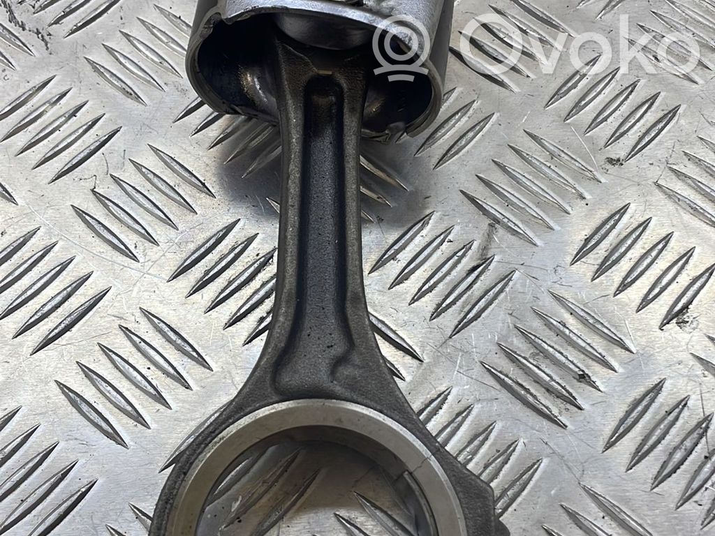 Audi A4 S4 B6 8E 8H Piston with connecting rod 
