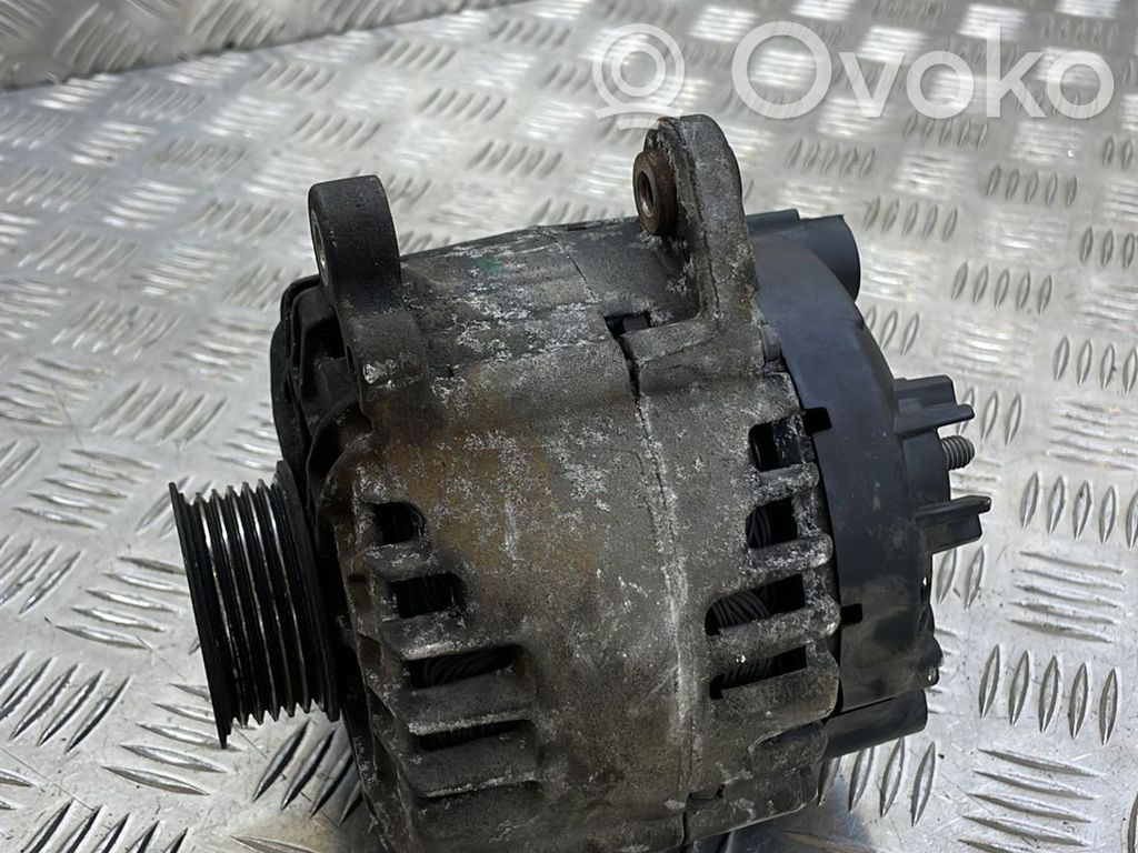 Audi A5 8T 8F Generatorius 