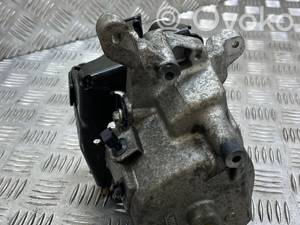 Volvo S60 Fuel filter housing 
