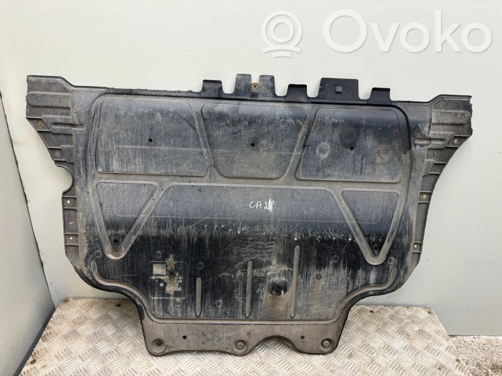 Volkswagen PASSAT B8 Osłona dolna silnika 