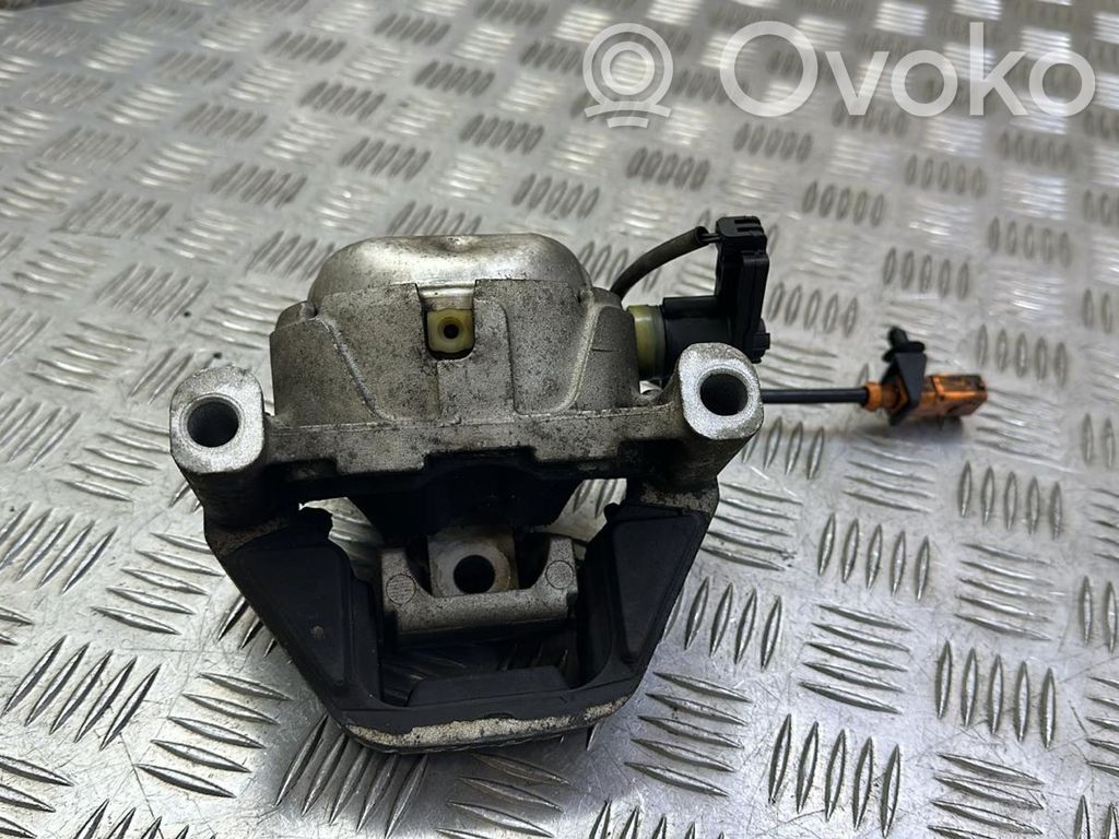 Audi A7 S7 4G Engine mount bracket 