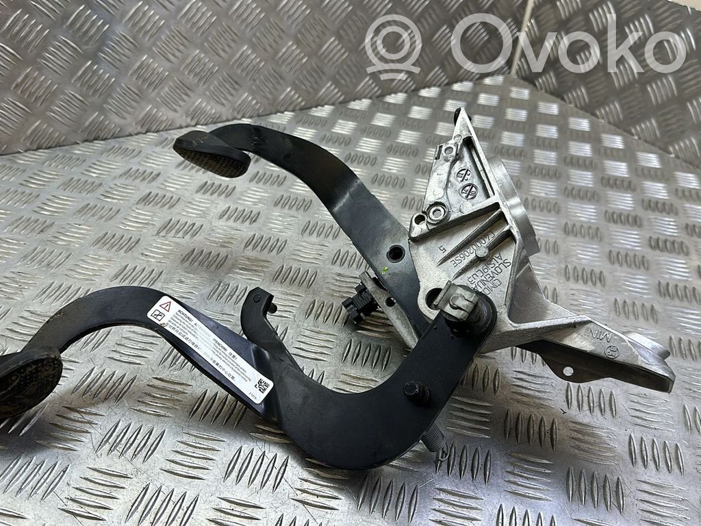 Mini Cooper Countryman R60 Clutch pedal 