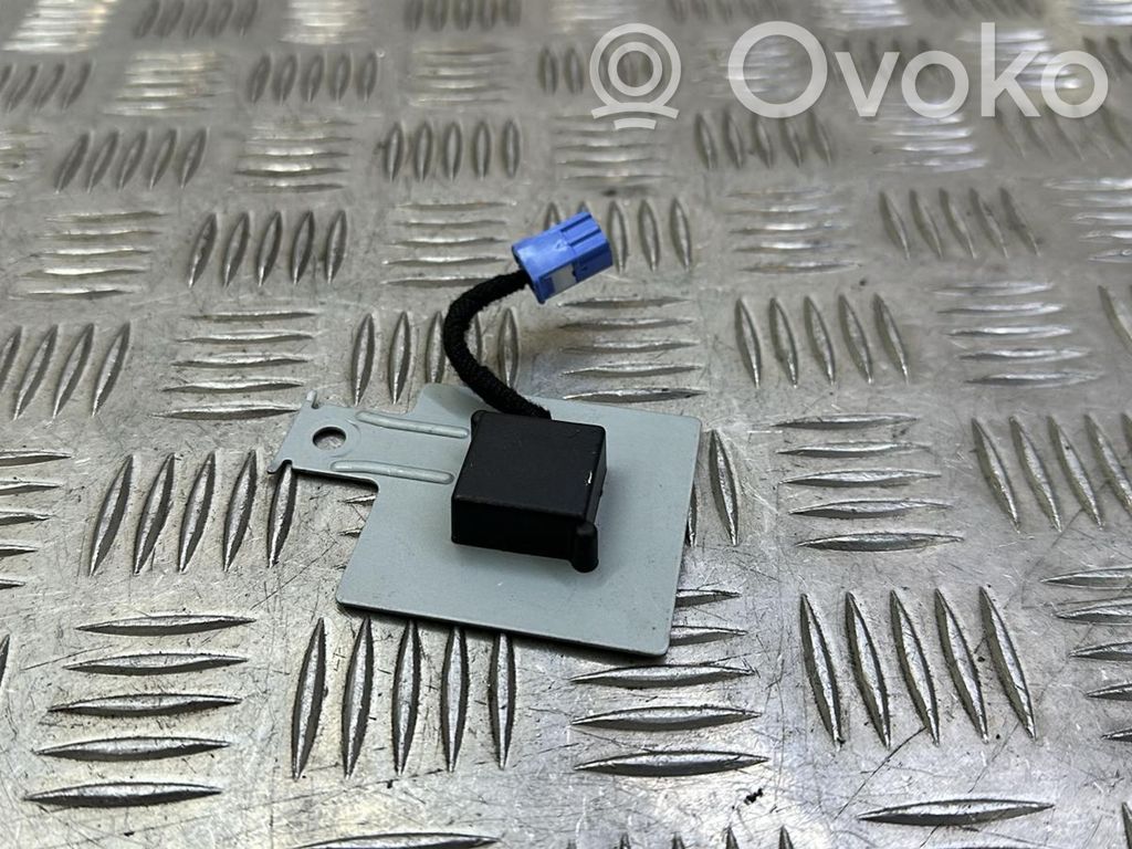 Mazda CX-5 Antenos stiprintuvas 