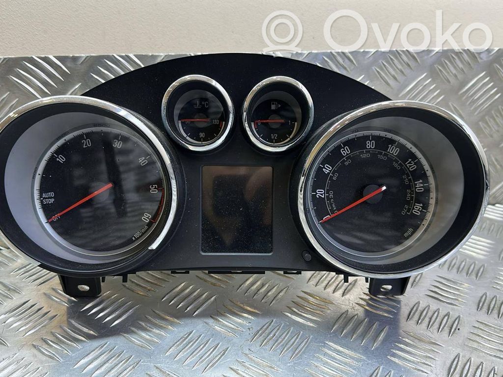 Opel Astra J Speedometer (instrument cluster) 