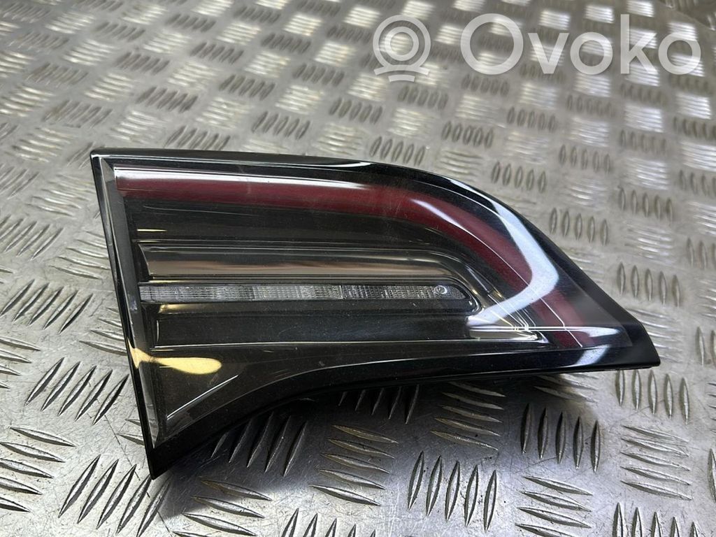 Tesla Model 3 Tailgate rear/tail lights 