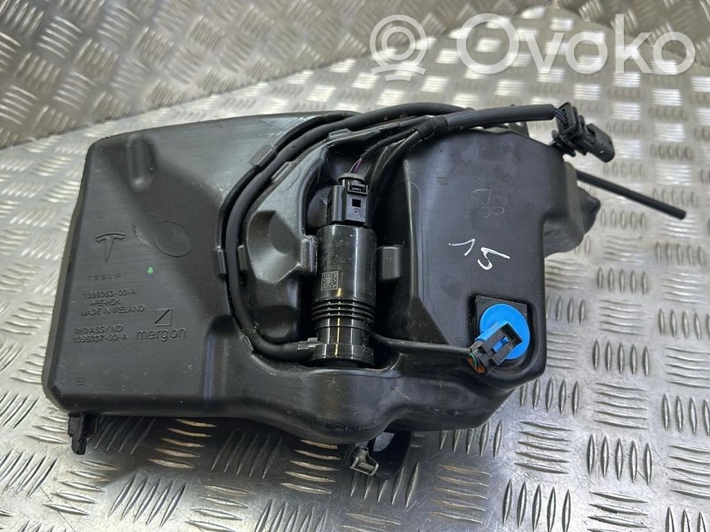 Tesla Model 3 Windshield washer fluid reservoir/tank 