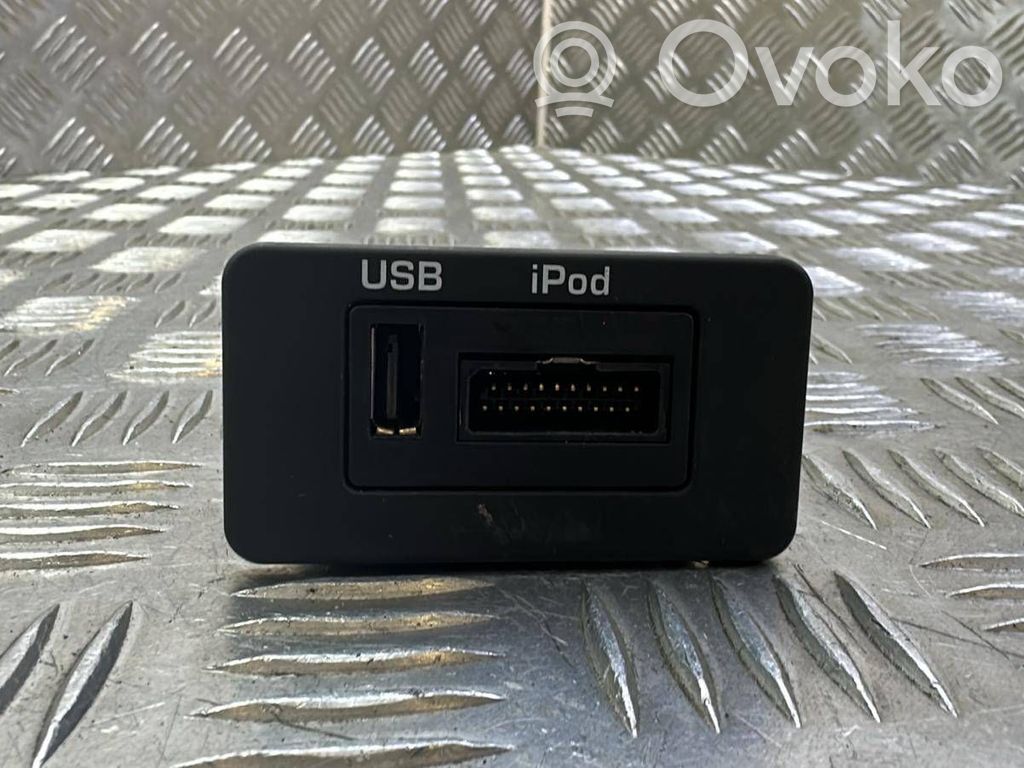 Land Rover Range Rover Sport L320 USB socket connector 