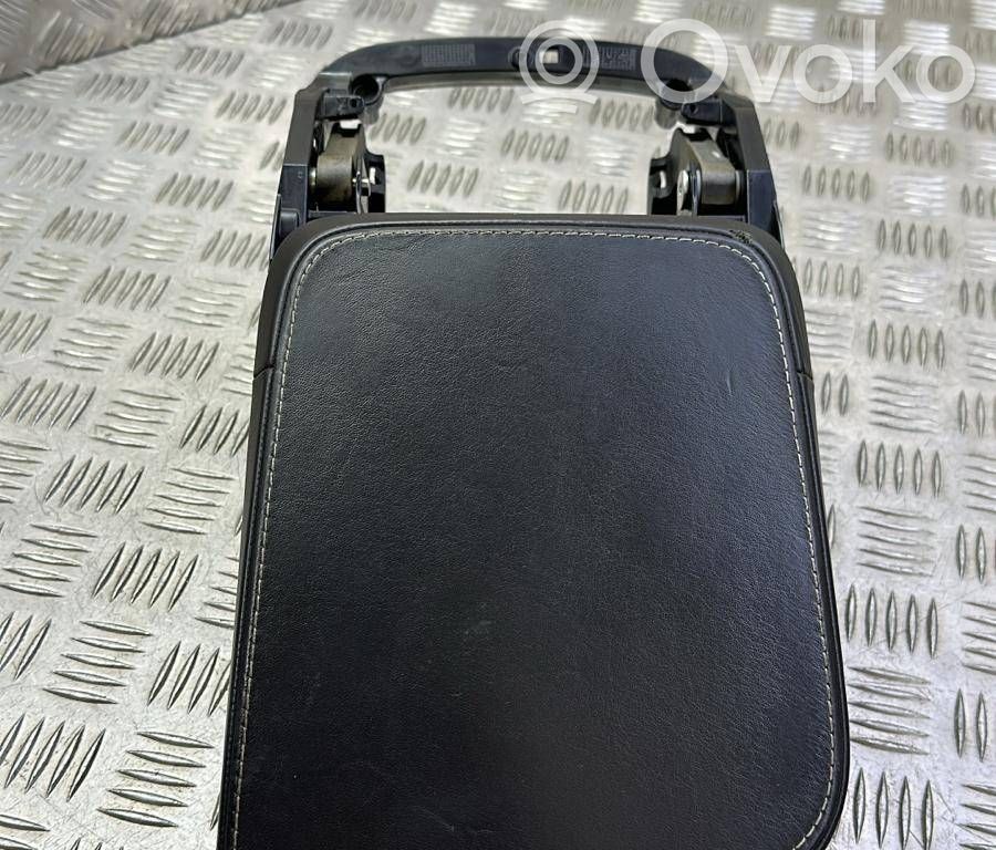 Volvo S90, V90 Armrest 