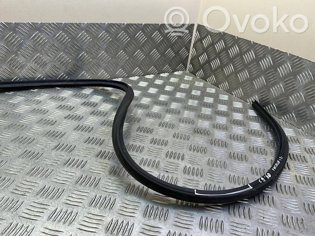 Volvo S90, V90 Engine compartment rubber 