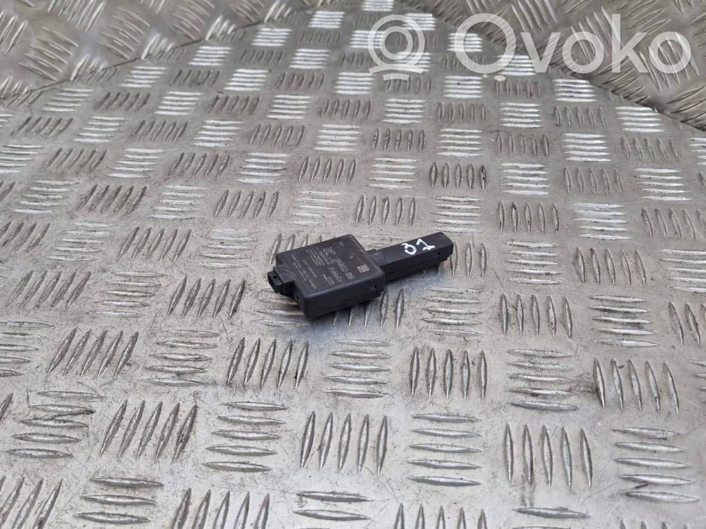 Ford Kuga II Antenna control unit 