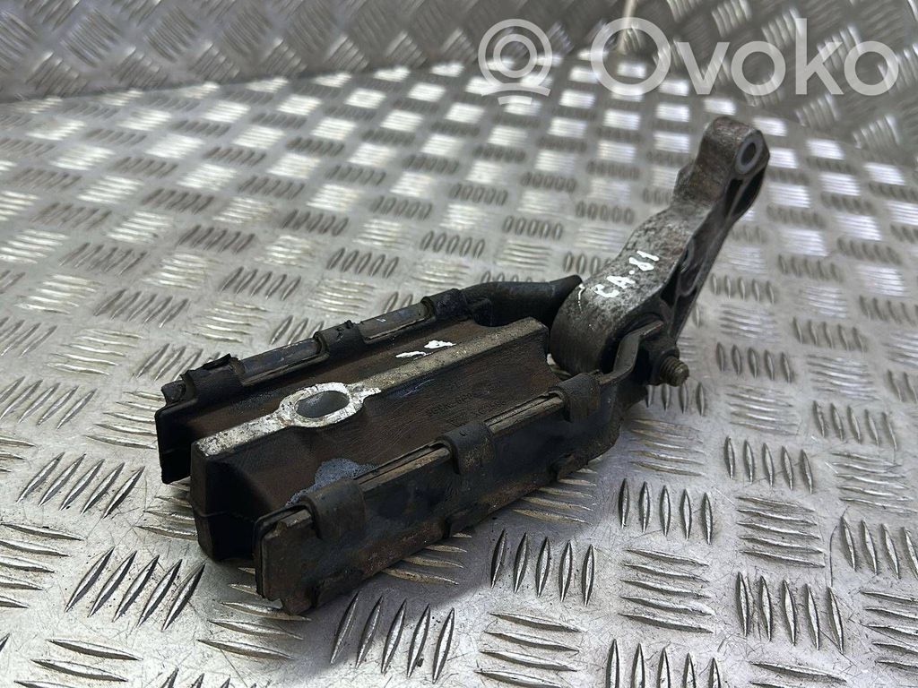 Engine mount bracket   31277468