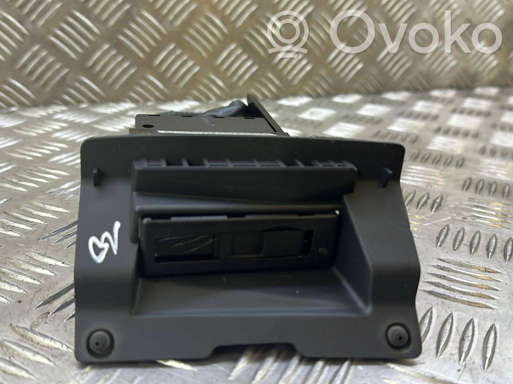 Navigation GPS unit bracket/holder   GJY779EF0D
