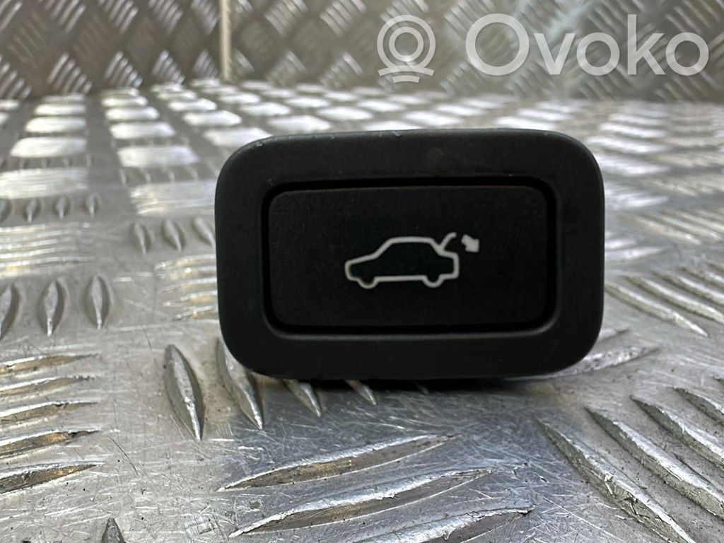 Land Rover Range Rover Sport L320 Tailgate/boot open switch button 
