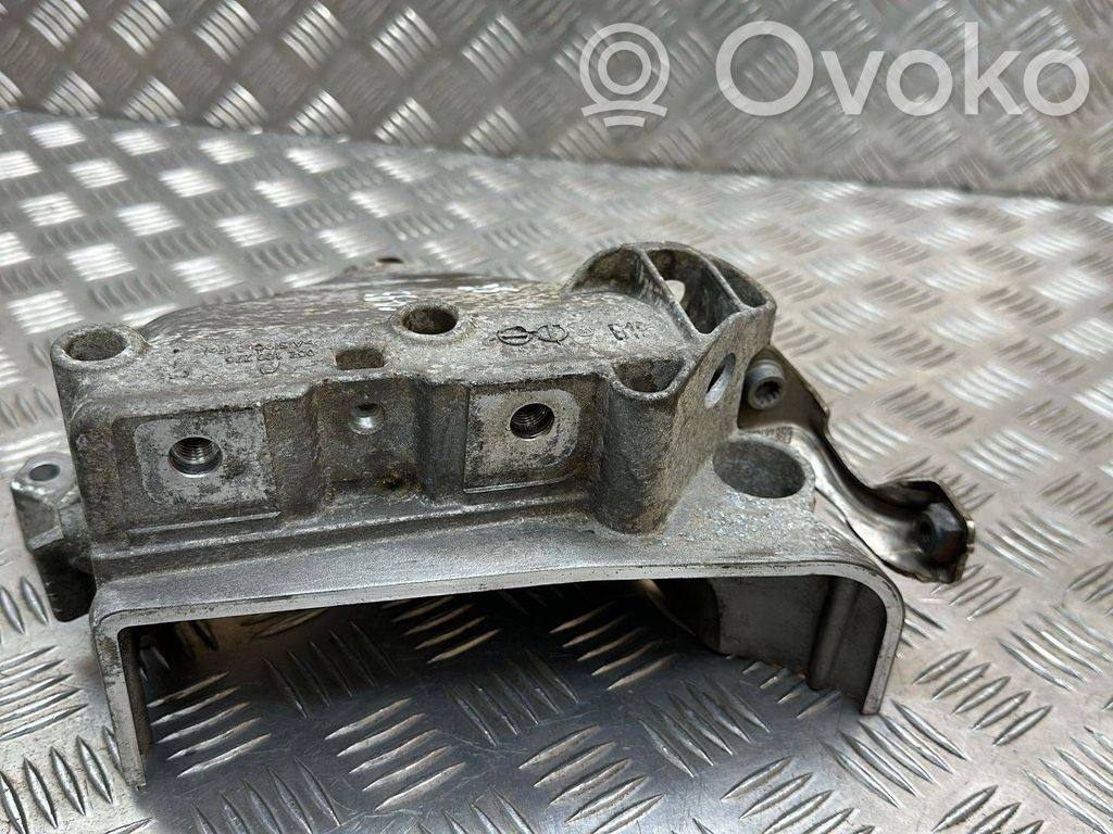 Skoda Octavia Mk3 (5E) Engine mounting bracket 