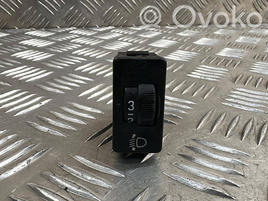 Citroen C4 Cactus Interruttore di regolazione livello altezza dei fari 