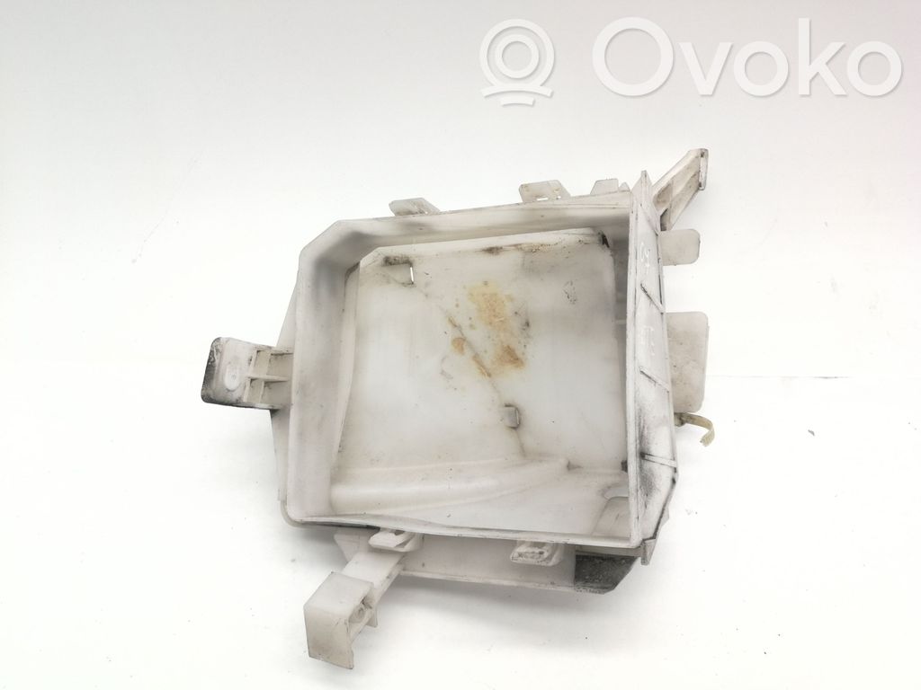 Nissan Note (E11) Other engine bay part 