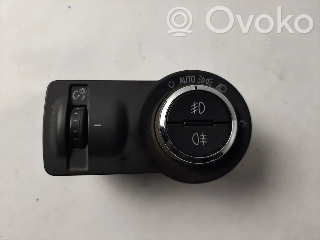 Light switch   22901655