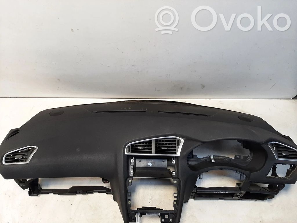 Citroen C4 II Панель 