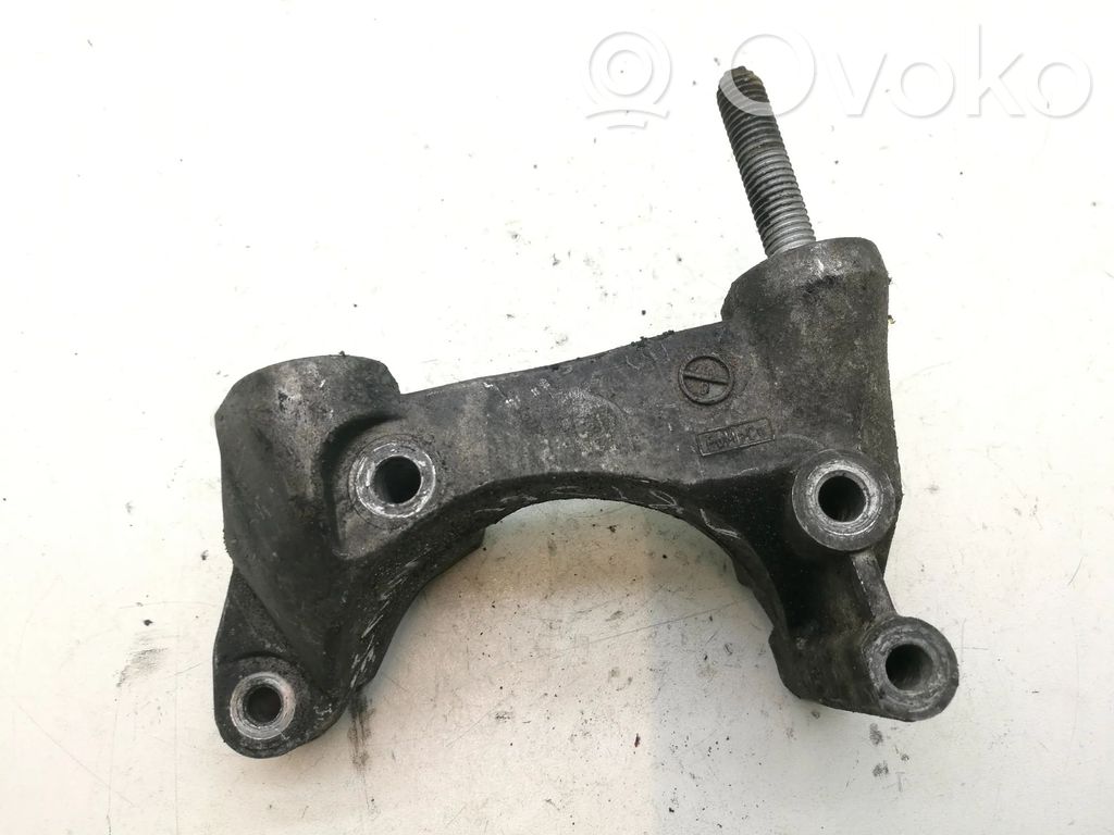 Ford Mondeo MK IV Engine mounting bracket 