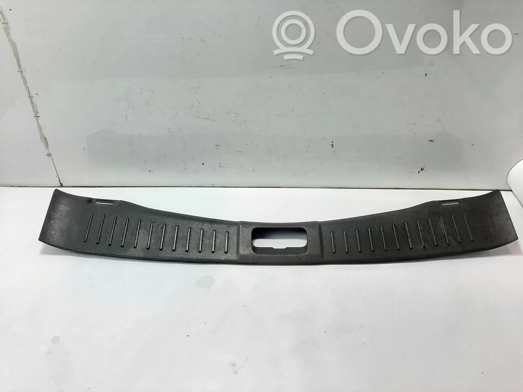 Ford Kuga I Protector del borde del maletero/compartimento de carga 