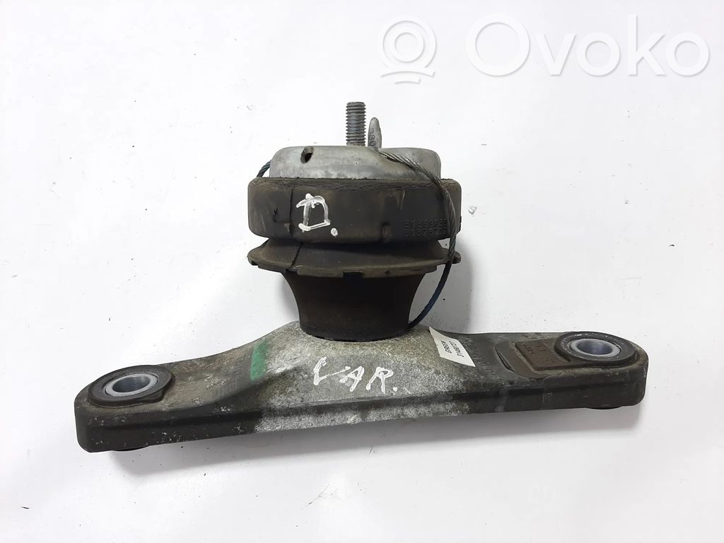 Volvo V40 Engine mount bracket 
