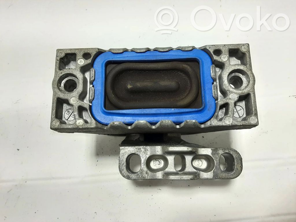 Volkswagen Golf VI Engine mount bracket 