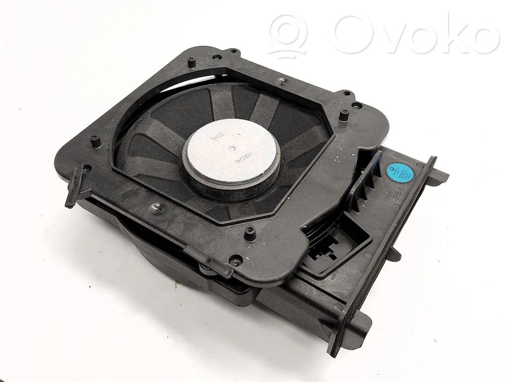 BMW X1 F48 F49 Subwoofer 