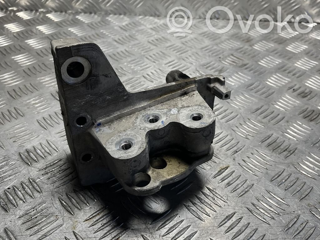 Jeep Compass Engine mounting bracket 