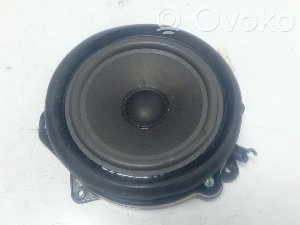 Audi A8 S8 D3 4E Altavoz de la puerta trasera 