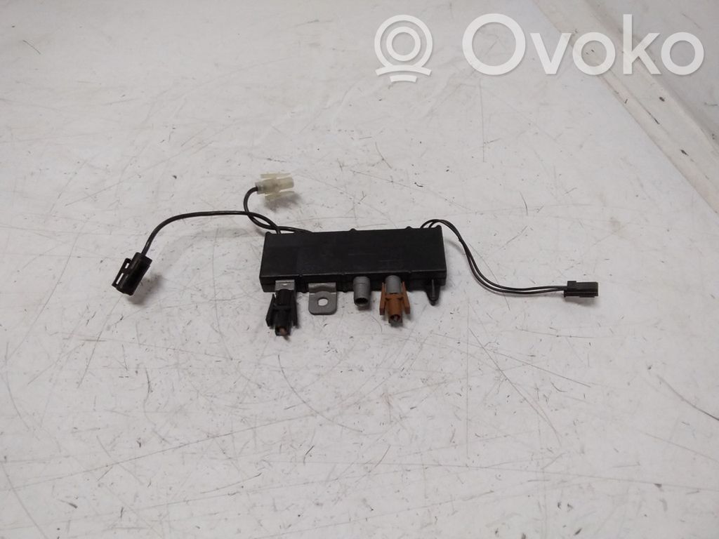 BMW 5 E39 Antenos stiprintuvas 