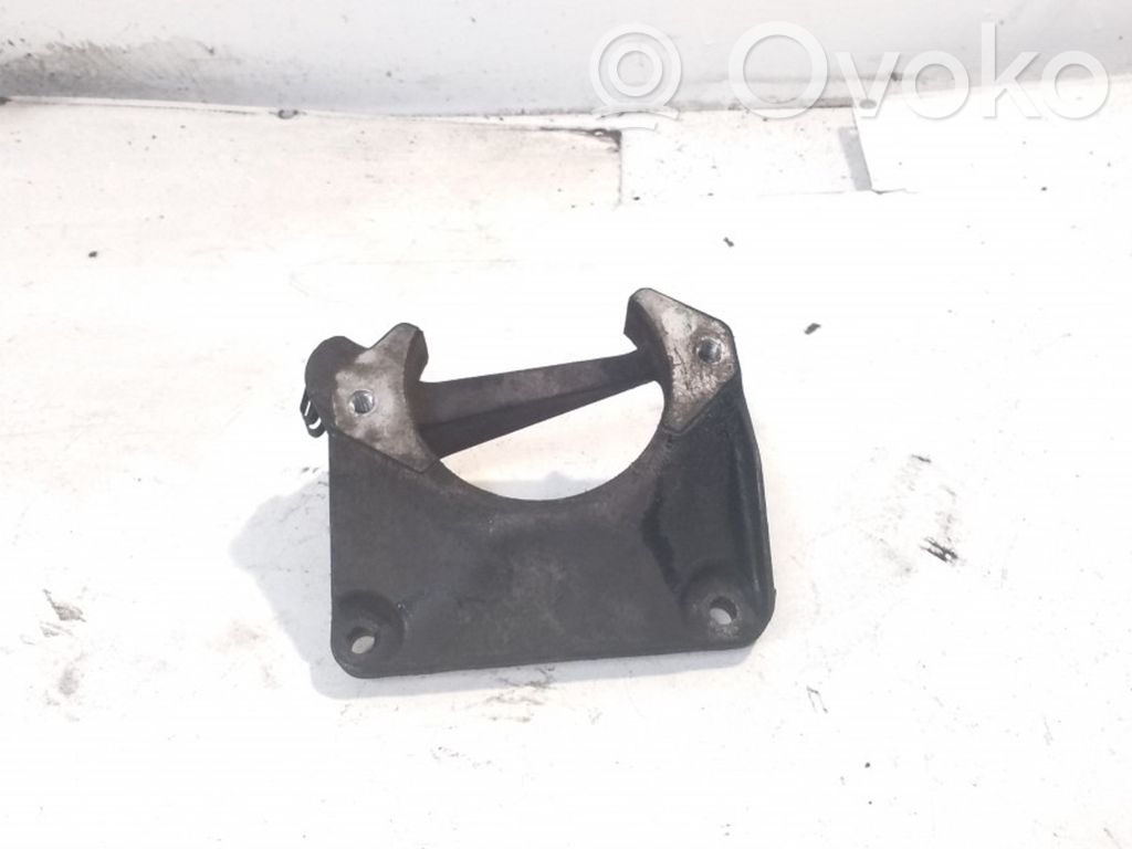 BMW 5 E60 E61 Engine mounting bracket 