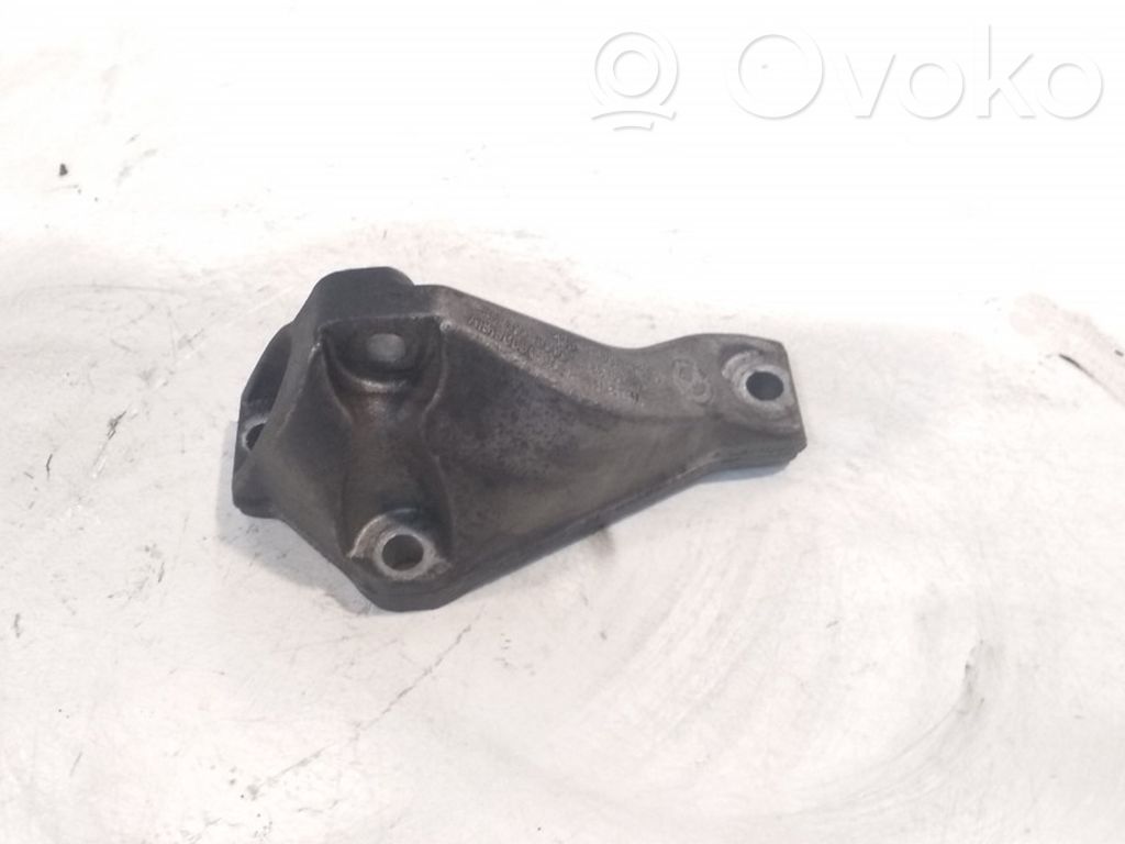 BMW 5 E60 E61 Support pompe injection à carburant 