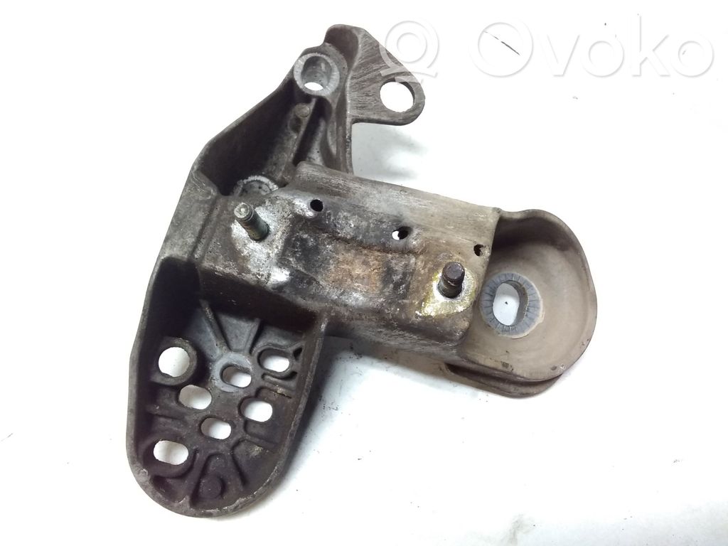 Audi A6 S6 C5 4B Engine mounting bracket 