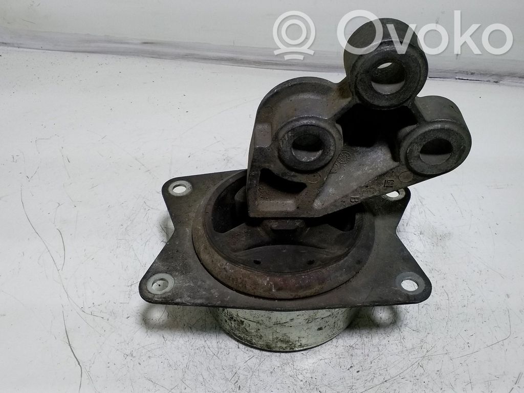 Opel Vectra C Engine mount bracket 
