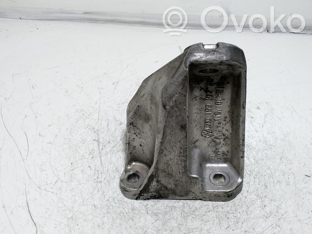 Volkswagen Phaeton Engine mounting bracket 