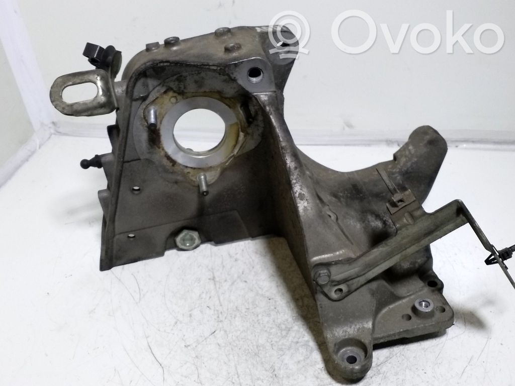 Opel Zafira B Soporte del alternador 