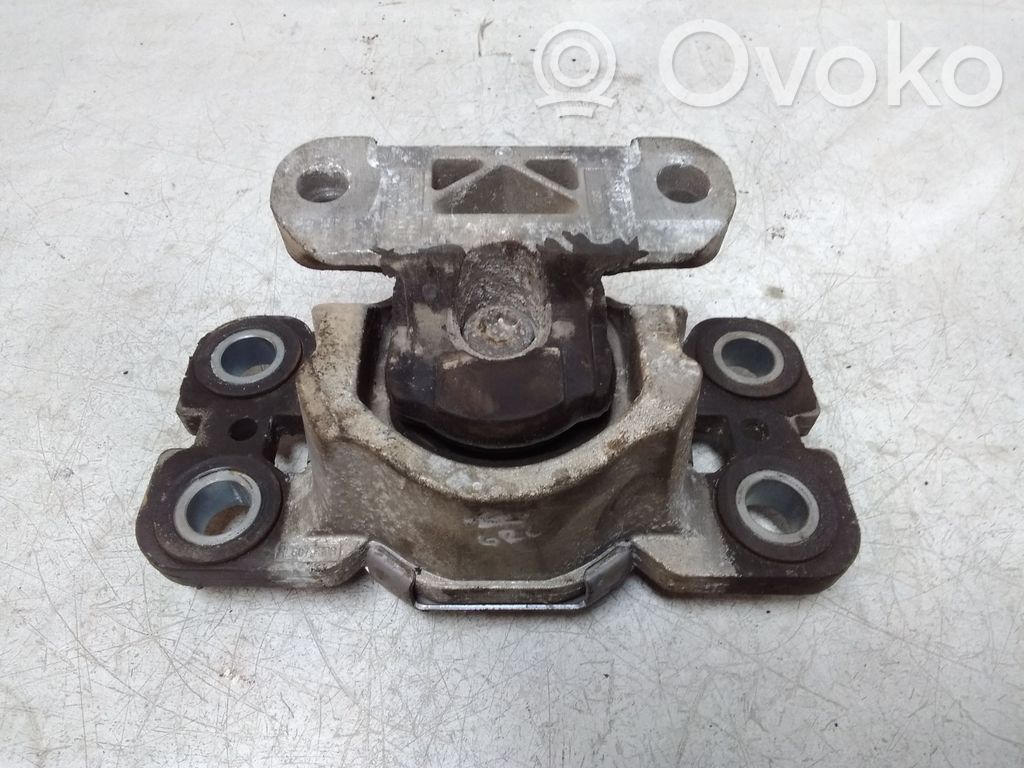 Volvo V70 Gearbox mounting bracket 