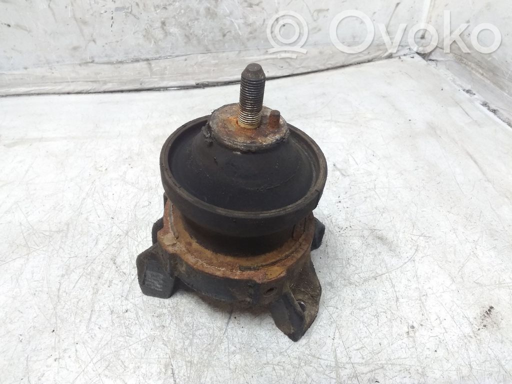 Hyundai Santa Fe Engine mount bracket 