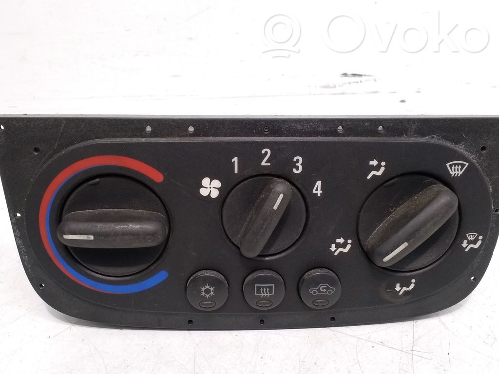 Opel Corsa C Climate control unit 