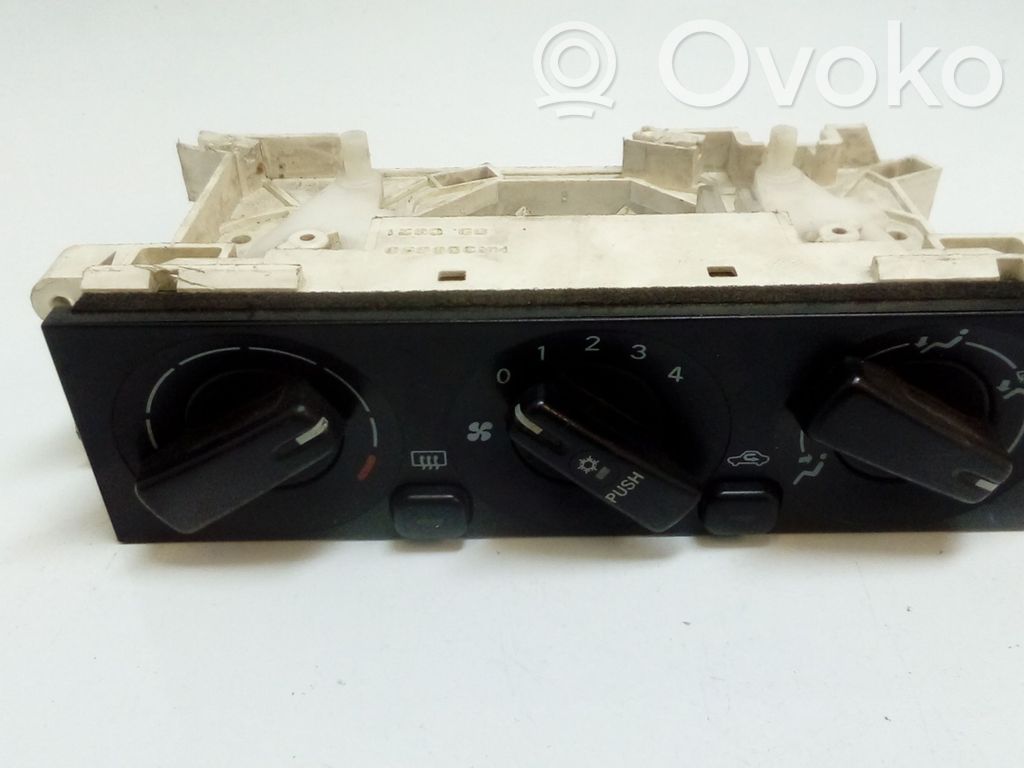 Mitsubishi Space Wagon Climate control unit 