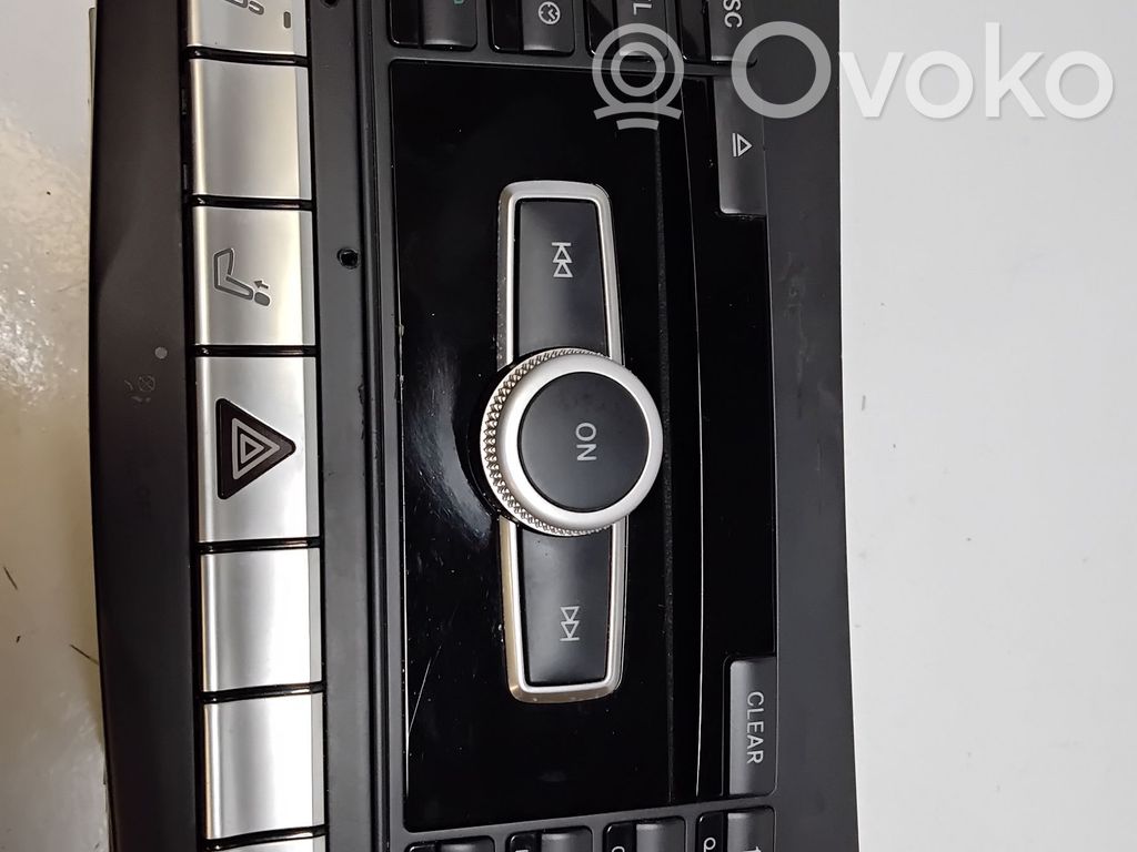 Mercedes-Benz E W212 Panel / Radioodtwarzacz CD/DVD/GPS 