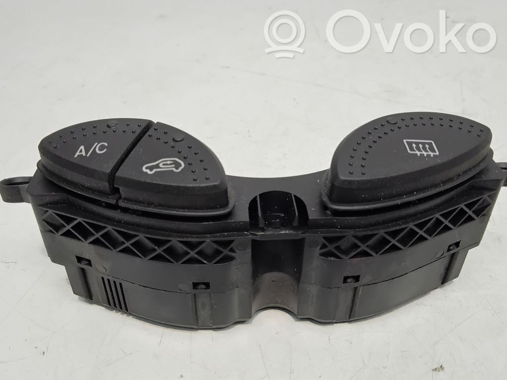 Ford Focus Windscreen/window heater switch 
