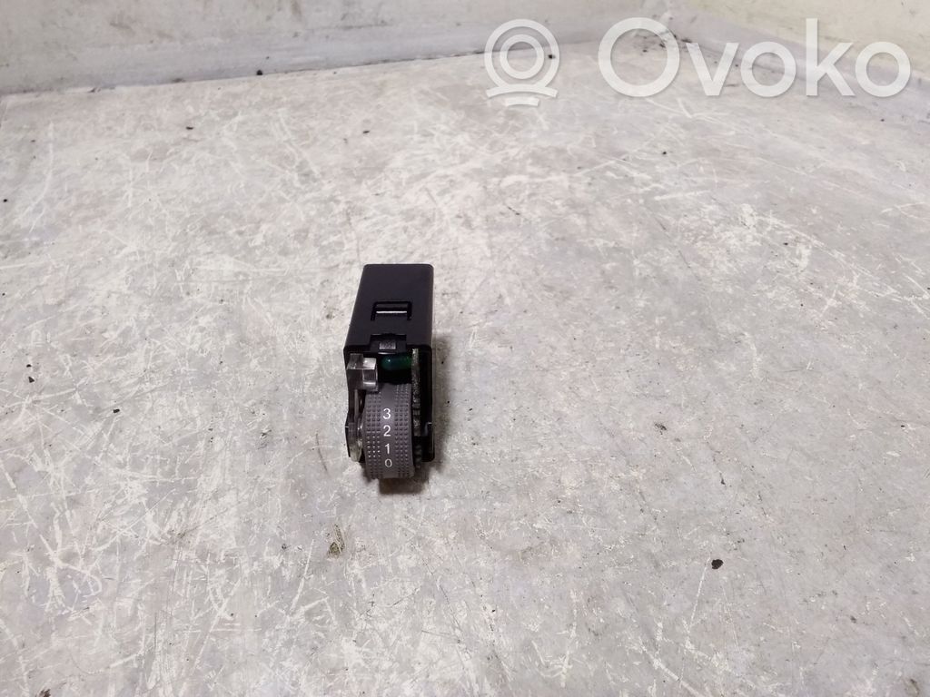 KIA Sorento Headlight level height control switch 