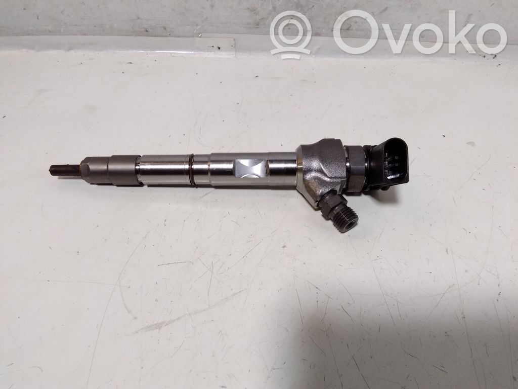 Volkswagen PASSAT B8 Inyector de combustible 
