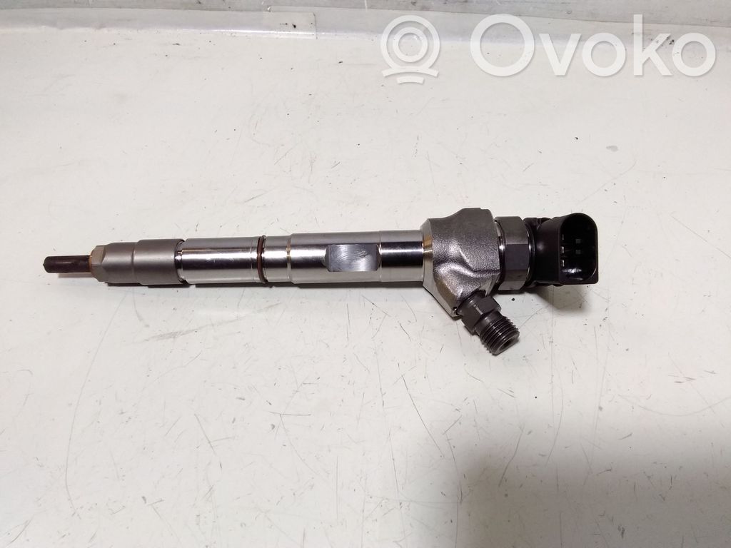 Volkswagen PASSAT B8 Inyector de combustible 